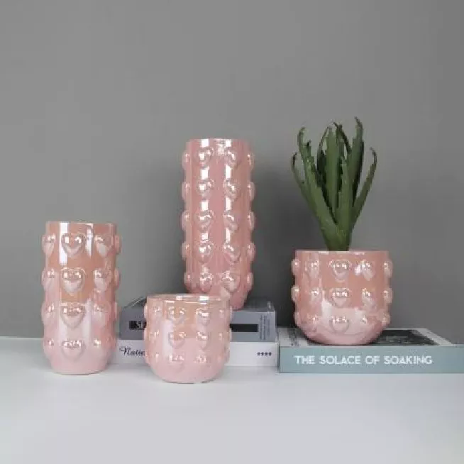 ສິ່ງທີ່ເຮັດໃຫ້ vicalic decorator vases ເປັນທາງເລືອກທີ່ບໍ່ມີເວລາສໍາລັບການອອກແບບພາຍໃນ?