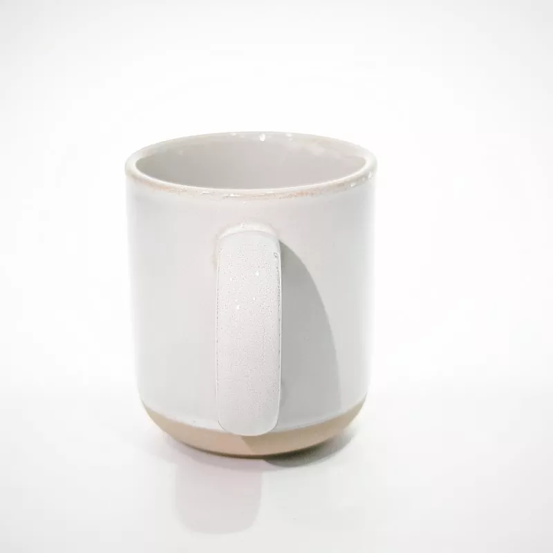 ແບບງ່າຍດາຍທີ່ທັນສະໄຫມ Ceramic Travel Mug ສີຂາວ